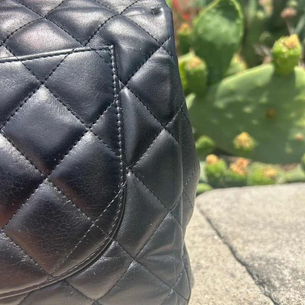 CHANEL Black Quilted Lambskin Shoulder Bag with Silver Hardware - Picture 4 of 10